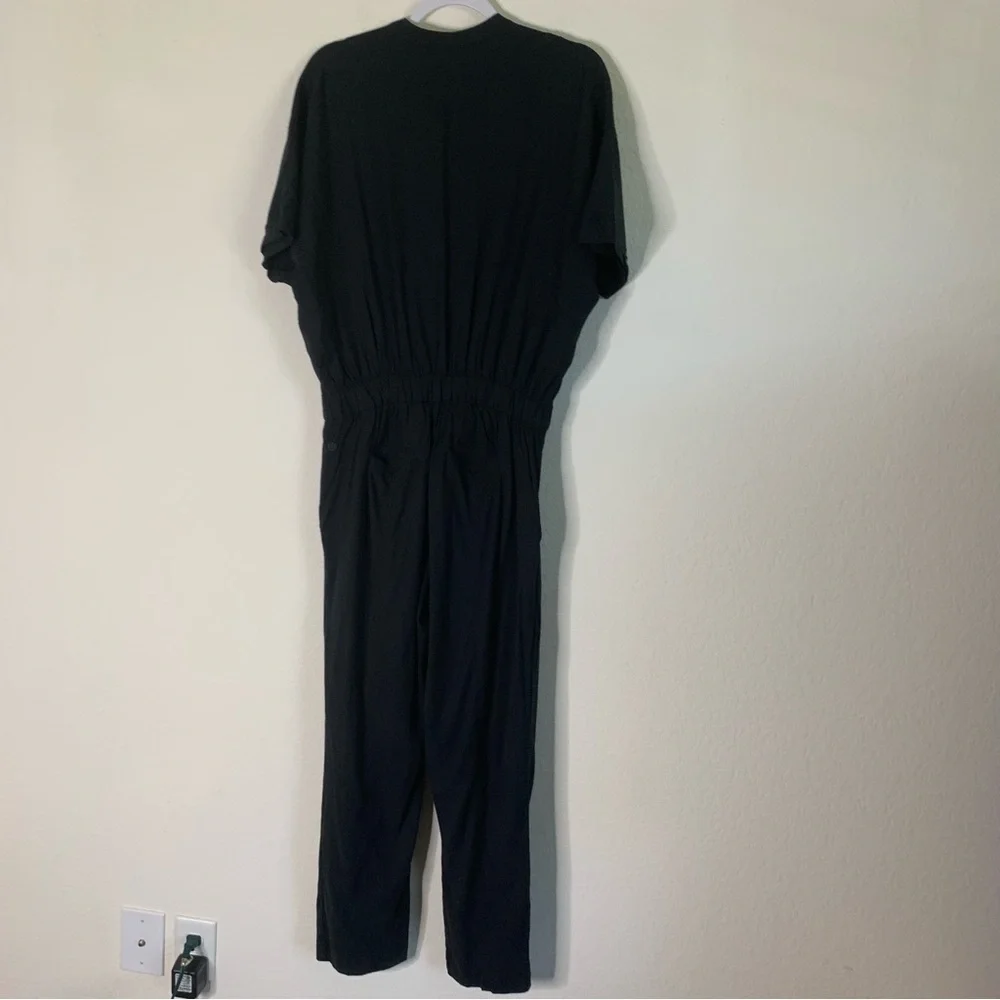 Lululemon womens black perfectly Poised short sleeve jumpsuit 8